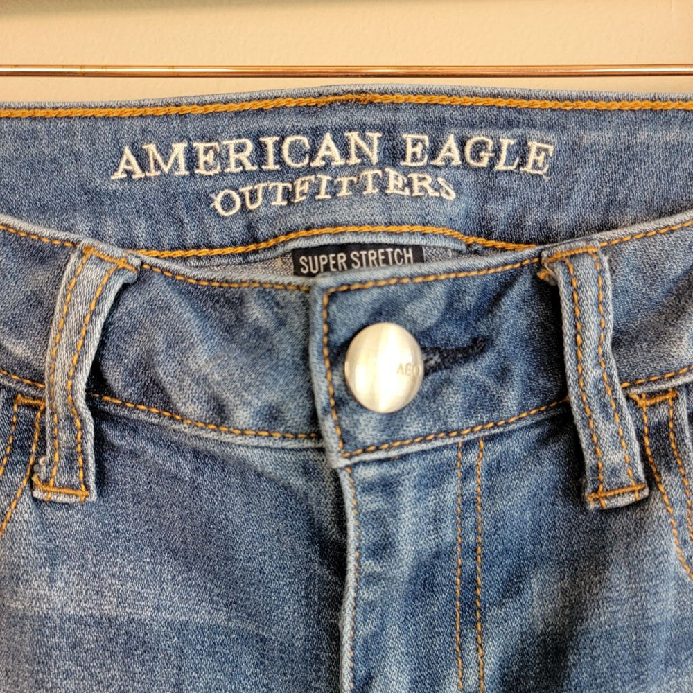 American Eagle Super Low Rise Jegging Distressed Step Hem Skinny AE 8 Jeans - Picture 2 of 14